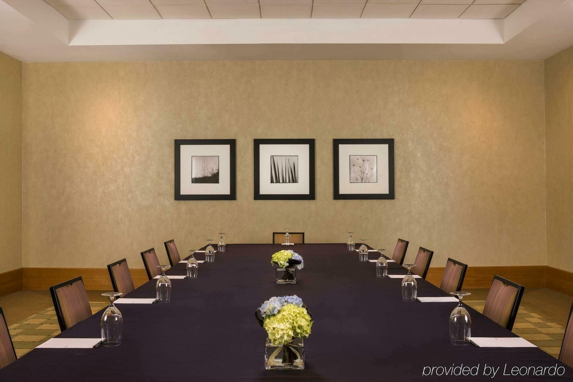 The Westin Detroit Metropolitan Airport Hotel 4*